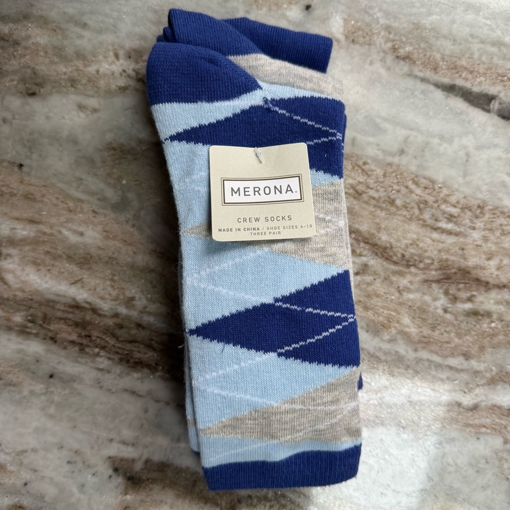 NWT! Merona 3 pair Ladies crew socks, shoe size 4-10, smoke free home!
